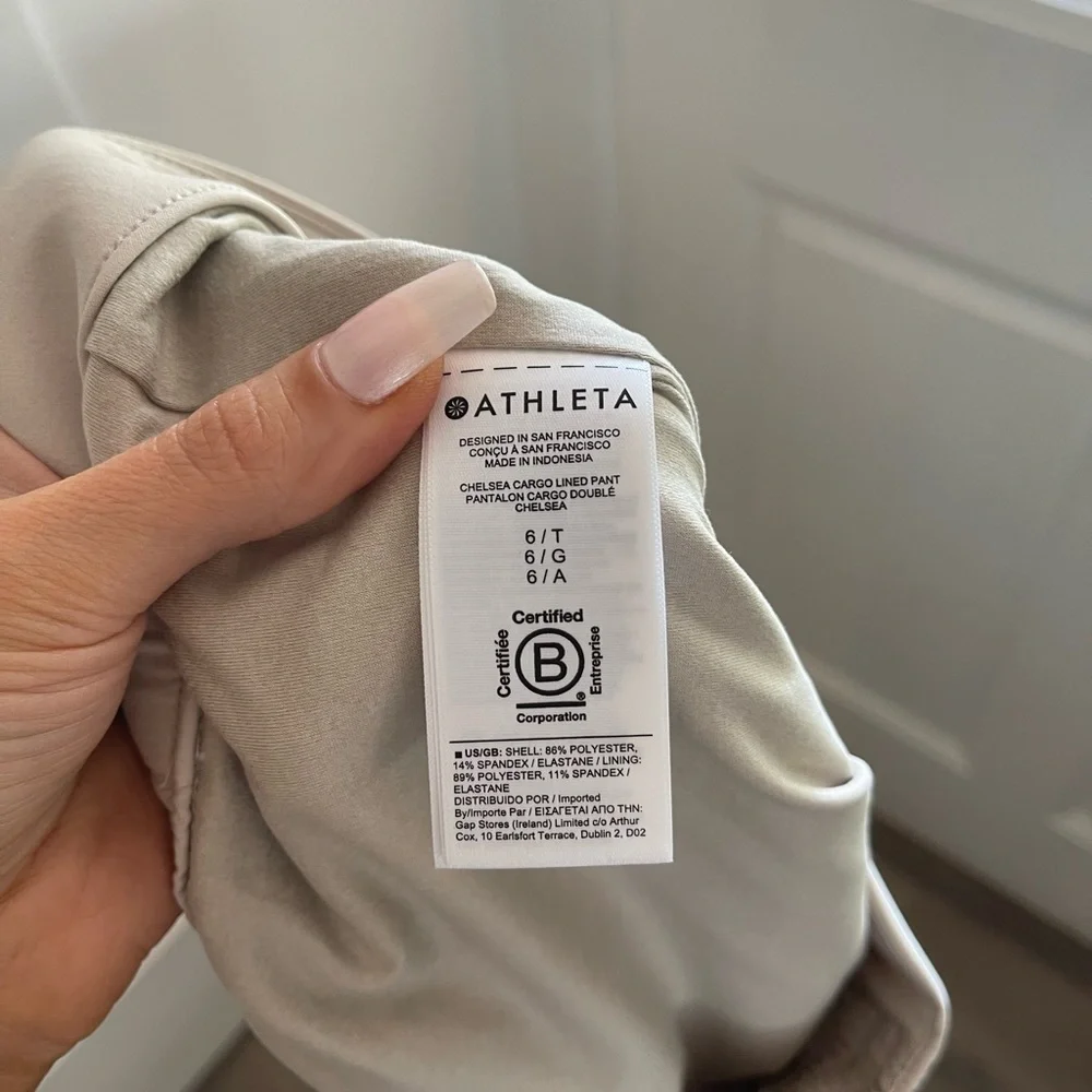 NWOT Athleta Chelsea Lined Cargo Pant - 25T - Picture 9 of 10